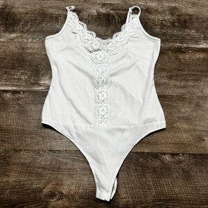 June & Ivy White Lace Trim Bodysuit Size Large